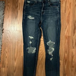 American Eagle Ripped Hi-Rise Jegging